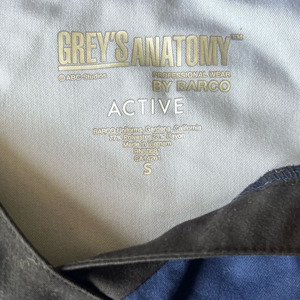 Grey’s Anatomy scrub top bundle - Picture 5 of 10